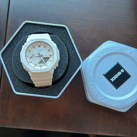 Rose Gold G-Shock Watch - Picture 5 of 5